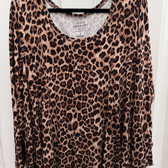 torrid Super Soft Scoop Neck Fit And Flare Long Sleeve Top animal print size 3 - Picture 2 of 6